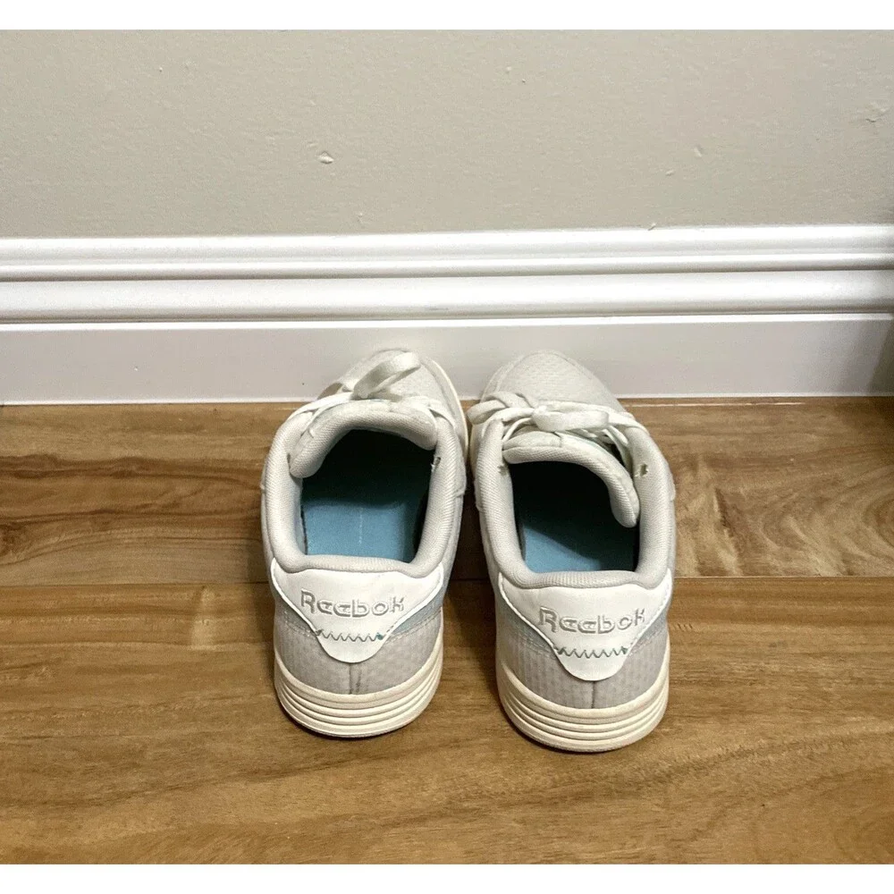 Reebok Women's CLUB Memt Cream & Blue Sneakers Size 6 Classic Streetwear